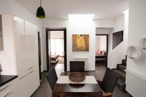 Гостиная зона в Budapest Terrace Apartment