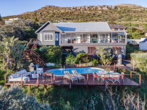 Πισίνα στο ή κοντά στο Mettahouse Cape Town