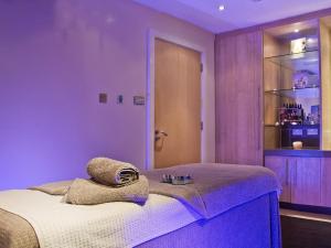 Ένα ή περισσότερα κρεβάτια σε δωμάτιο στο 2 Bed in St. Mellion 87704 +15 φωτογραφίες