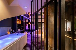 Fotografie z fotogalerie ubytování LoveRoom Le Côté Secret v destinaci Vannes