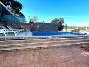 Bazén v ubytování Villa Anna 10 people private pool 10 kms Lloret nebo v jeho okolí