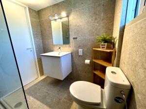 Ванная комната в Himonas Apartments