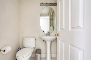 Bilik mandi di San Jose 3br w backyard near houge park hikes SFO-1620 +13 gambar