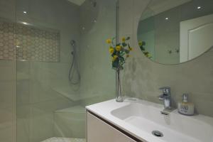 Ένα μπάνιο στο 505 La Roche, Paarl +19 φωτογραφίες