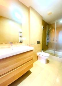 Ванная комната в Apartamento vistas Coruña 3 habitaciones