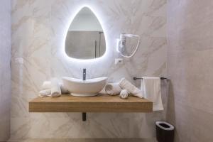 Ένα μπάνιο στο Villa Aleida by BarbarHouse +29 φωτογραφίες