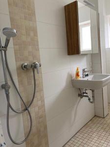 Ein Badezimmer in der Unterkunft Ferienwohnung Brenderweg
