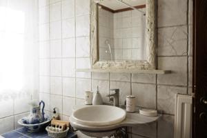 A bathroom at Villa Magnolia Corfu