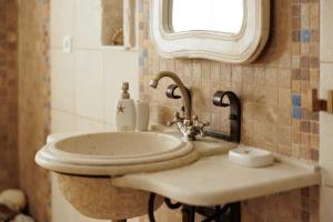 A bathroom at Villa Magnolia Corfu