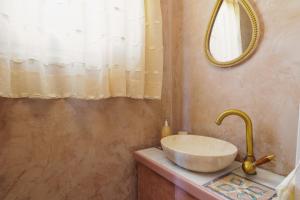 A bathroom at Villa Magnolia Corfu
