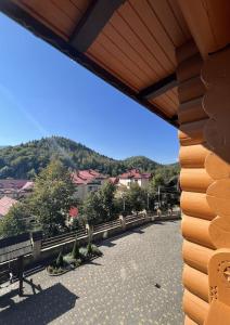 Nespecifikovaný výhled na hory nebo výhled na hory při pohledu z hotelu
