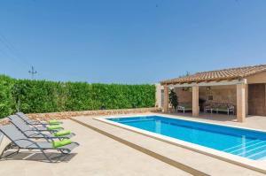 The swimming pool at or close to Aubadallet