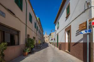 The surrounding neighborhood or a neighborhood close to A villát