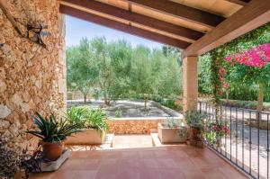 A garden outside Aubadallet