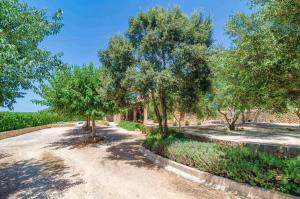 A garden outside Aubadallet