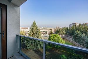 Ein Balkon oder eine Terrasse in der Unterkunft Central and Cozy Flat w Balcony and ACs in Bursa