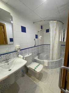 Koupelna v ubytování Hotel Tio Pepe