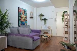 A seating area at Apartamento Cerca de la playa