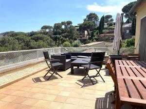 Balkón alebo terasa v ubytovaní ENCANTADORA CASA INDIVIDUAL CON VISTAS AL MAR Y PISCINA PRIVADA - ES-226-28