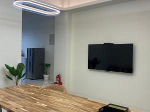 TV a/nebo společenská místnost v ubytování 慢慢 相遇