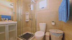 Ένα μπάνιο στο STAY Crystal Waves Maisonette +35 φωτογραφίες