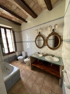 Ένα μπάνιο στο Hotel De La Villa