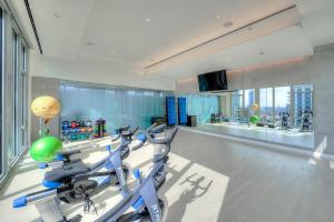 Afbeelding uit fotogalerij van W Loop Studio w Deck Pool Gym 3 blocks to L CHI-643 in Chicago