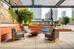 Afbeelding uit fotogalerij van W Loop Studio w Deck Pool Gym 3 blocks to L CHI-643 in Chicago