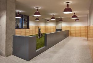 Afbeelding uit fotogalerij van W Loop Studio w Deck Pool Gym 3 blocks to L CHI-643 in Chicago