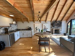Η κουζίνα ή μικρή κουζίνα στο Cabañas VIP Mazamitla