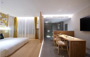 Foto dalla galleria di Encounter Hotel - West Lake Hefang Street a Hangzhou