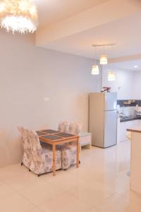 Kuchyň nebo kuchyňský kout v ubytování The Karaoke Homes Ipoh, Tambun Sunway