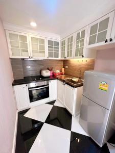 Dapur atau dapur kecil di spring swimming view loft wiff condo +4 gambar