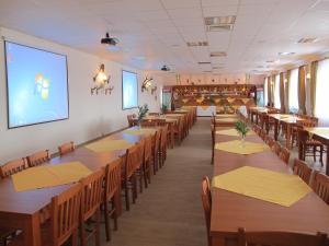 Um restaurante ou outro lugar para comer em Hotel Zámeček
