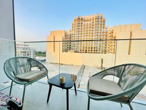 En balkon eller terrasse på Luxury 1 Bedroom Apartment