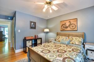 Katil atau katil-katil dalam bilik di Lincolnton Vacation Rental with Deck and Yard!