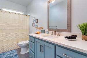 Et badeværelse på 079 Family Tides + 21 billeder