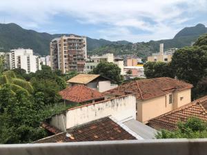 a view of a city with buildings and trees at Casa para 4 pessoas RJ - Wiffi 500 mb in Rio de Janeiro