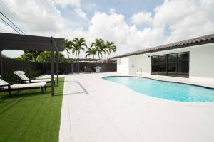 Poolen vid eller i närheten av Miami Vacation Pool Home!