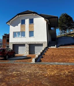 Zgradba, v kateri se nahaja apartma