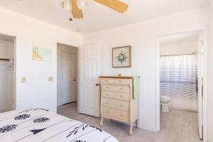 เตียงในห้องที่ Electroliquid's Casa Pueblo Joshua Tree