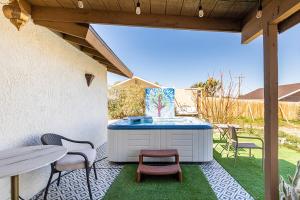 ระเบียงหรือลานระเบียงของ Electroliquid's Casa Pueblo Joshua Tree