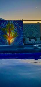 สระว่ายน้ำที่อยู่ใกล้ ๆ หรือใน Electroliquid's Casa Pueblo Joshua Tree
