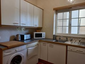 Afbeelding uit fotogalerij van Praia Del Rei Pool in Amoreira