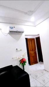 Een bed of bedden in een kamer bij Residence Sighaka - Luxus VIP Apartment - WiFi, Gardien, Parking