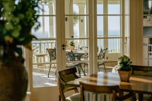 Area tempat duduk di Rosewood Kauri Cliffs