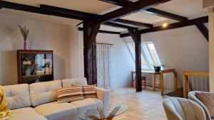 O zonă de relaxare la Stadtpalais Bellevue-Suite 3- Zimmer- Maisonettewohnung mit Dachterrasse maximal 4 Personen