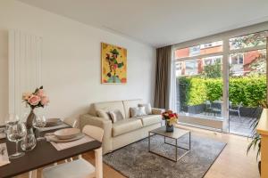 Istumisnurk majutusasutuses Lake Modern Suites - Free Parking