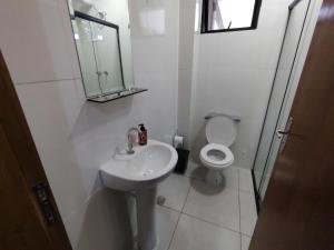 Koupelna v ubytování Xavi Studio - Proximo ao Boulevard Shopping, Av Nacoes Unidas e Nuno de Assis.