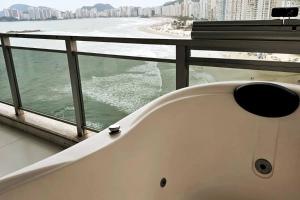 Fotografie z fotogalerie ubytování PÉ na Areia com Jacuzzi e Vista Incrível Para MAR! v destinaci Guarujá